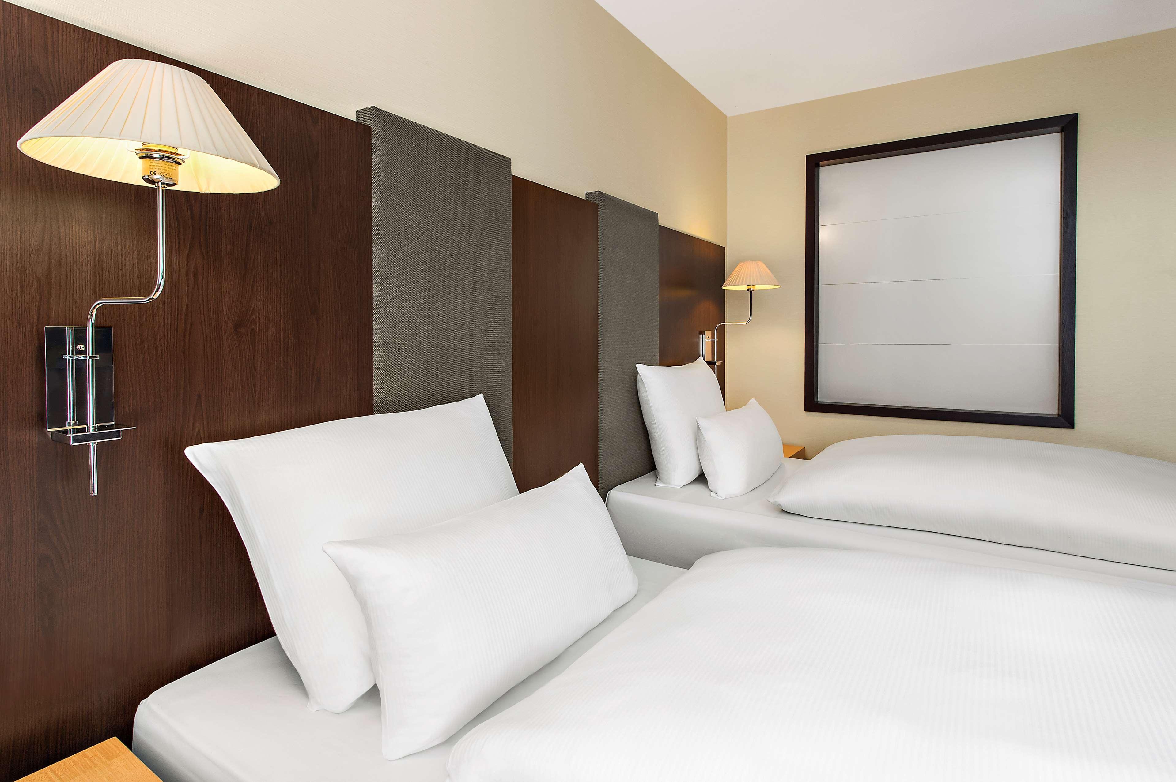 Nh Stuttgart Airport Hotel Filderstadt Exterior photo