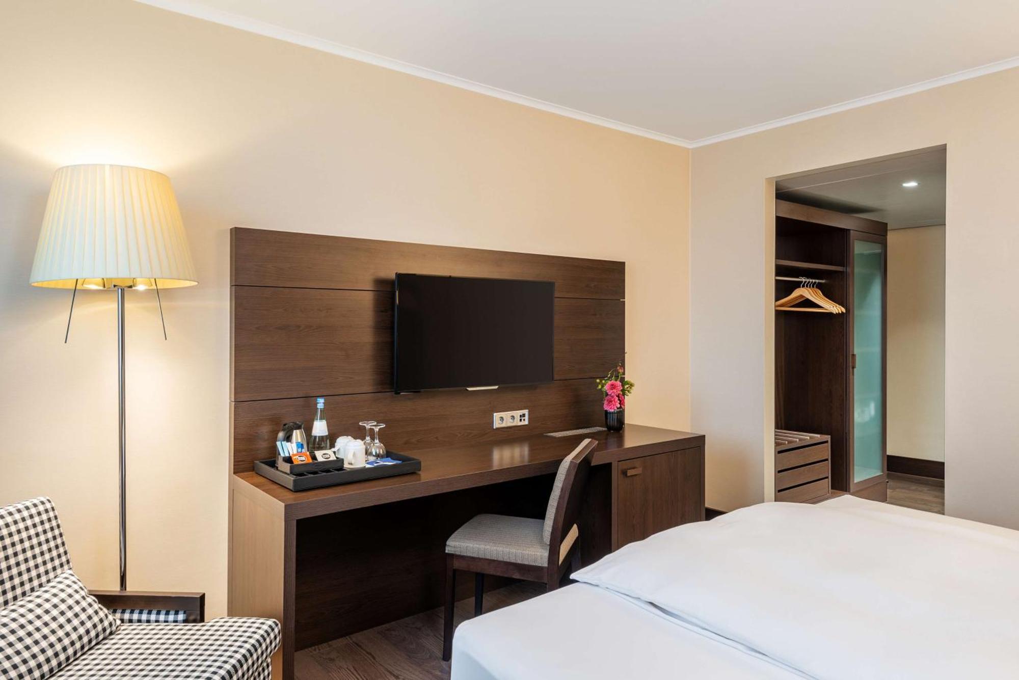 Nh Stuttgart Airport Hotel Filderstadt Exterior photo